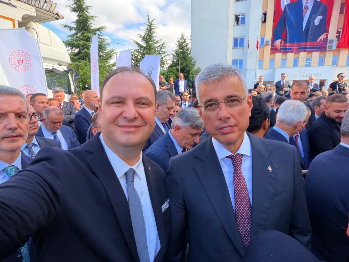 SAYLOD, Rize'de Sağlık Bakanı Prof. Dr. Kemal Memişoğlu ile bir arada.